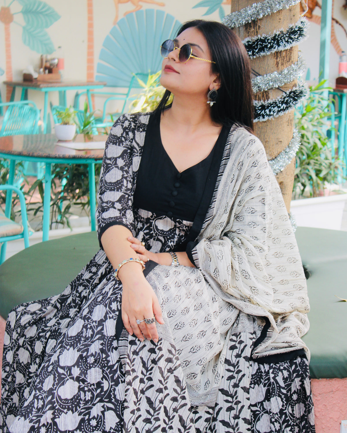 BLACK ROOPWATI SUIT SET