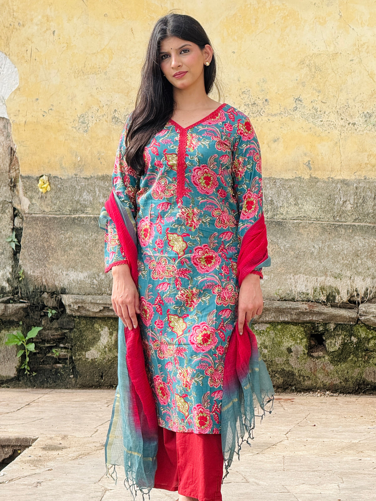 Green Red Lace Suit Set