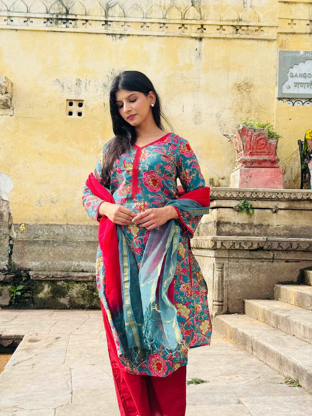 Green Red Lace Suit Set