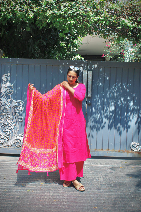 Pink Pure Cotton Round Neck Solid Kurta Set for Women