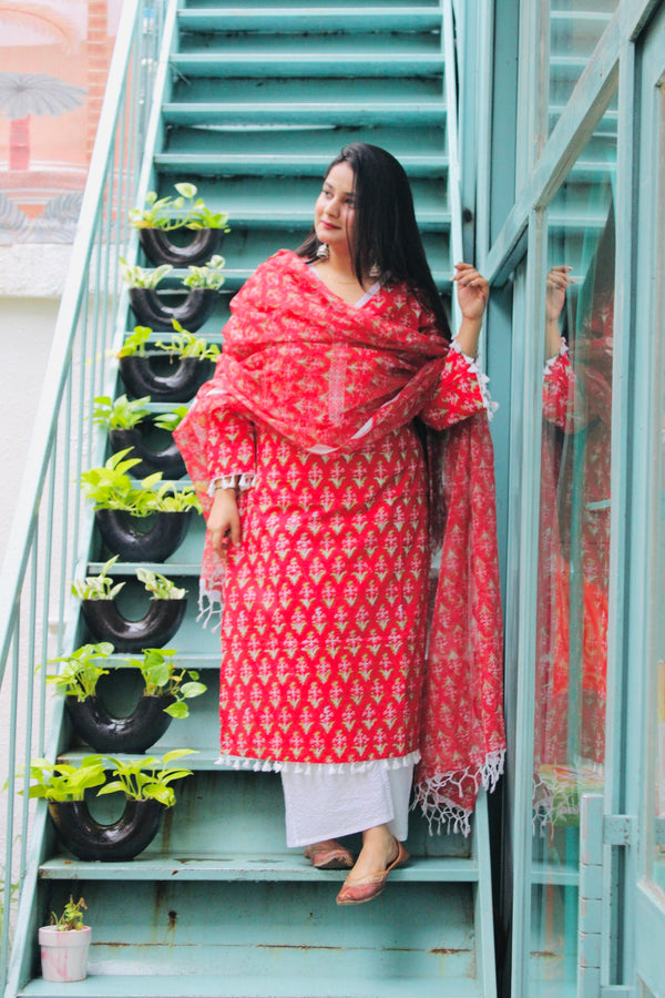 Red Floral Printed Cotton V-Neck Kurta Set