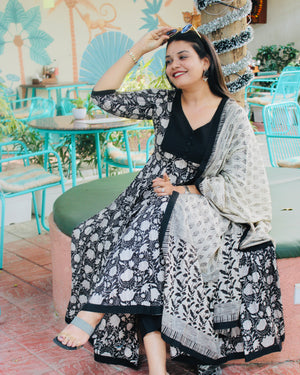 BLACK ROOPWATI SUIT SET