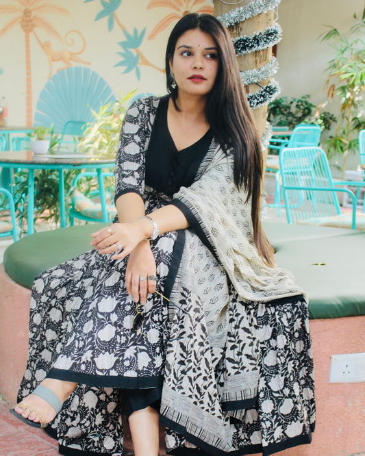 BLACK ROOPWATI SUIT SET