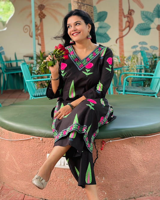 Black Leaf Border Co-ord Set