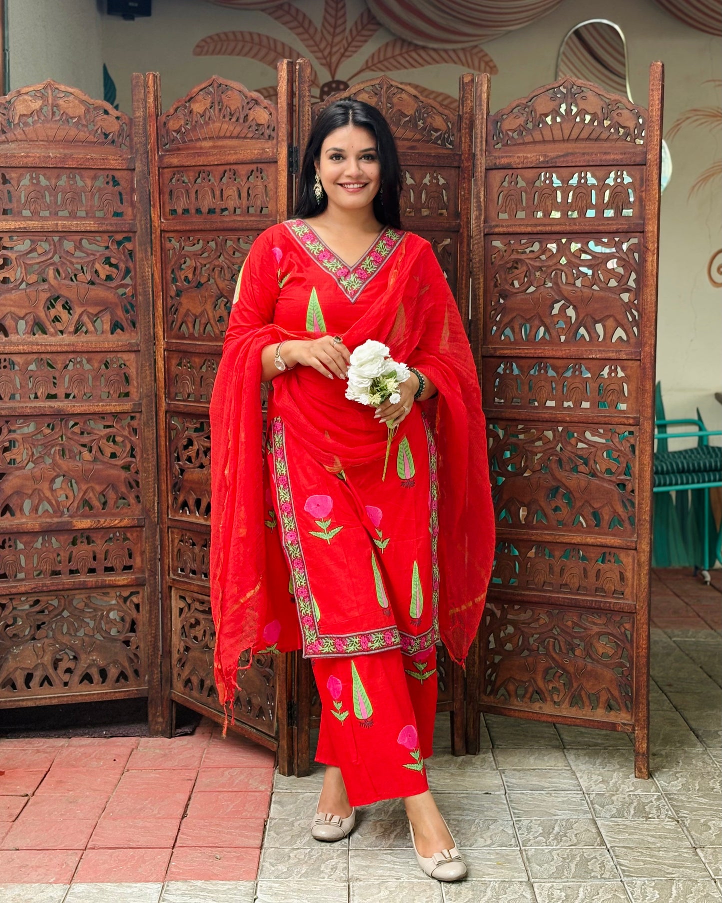 Red Leaf Border Suit Set