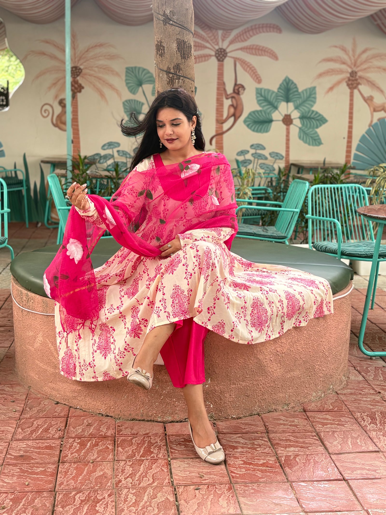 Cream Pink Chest Suit Set