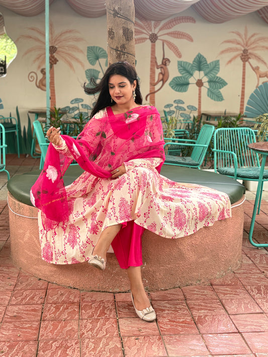 Cream Pink Chest Suit Set