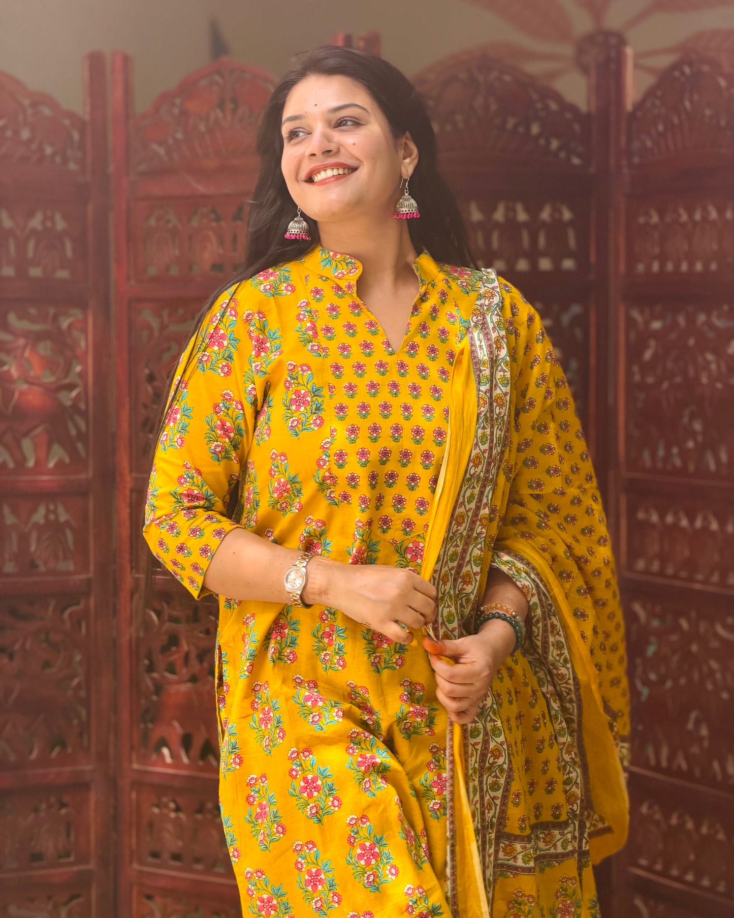 Yellow Collar Buta suit set